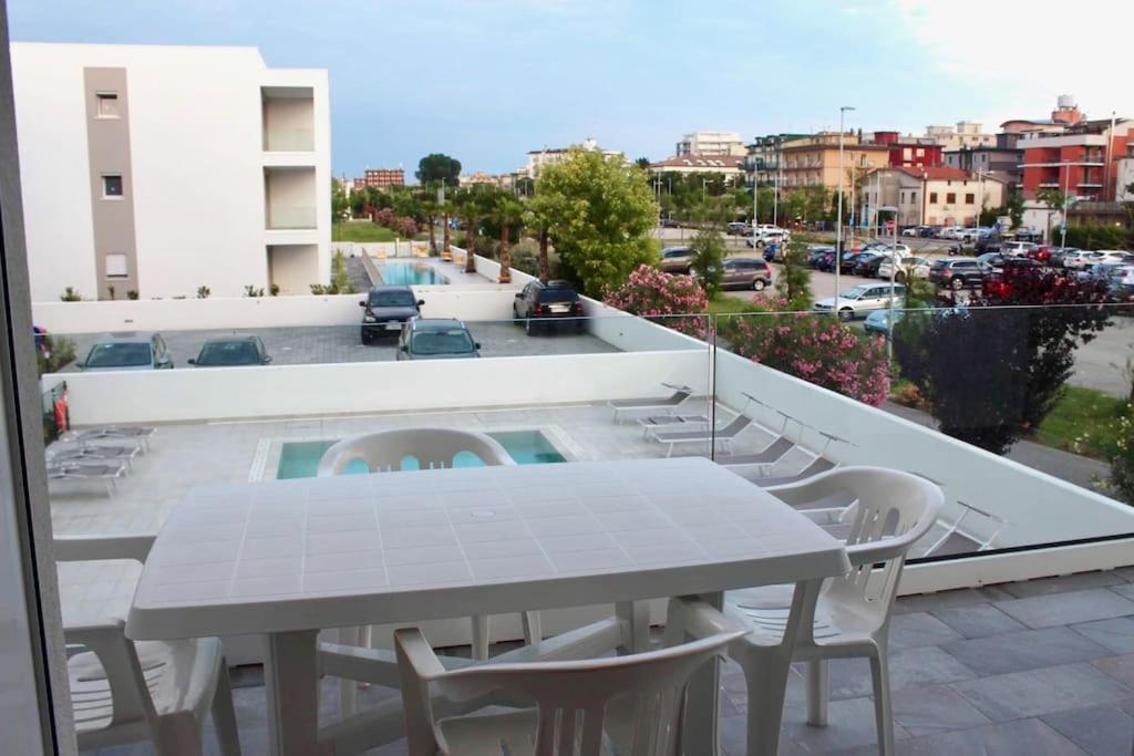 West Beach 2 Jesolo Екстер'єр фото